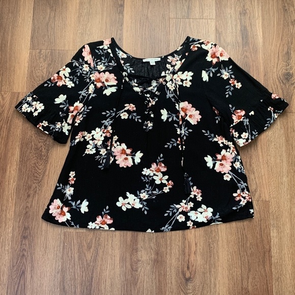 American Eagle Outfitters Tops - American Eagle Outfitters Black Floral Top
